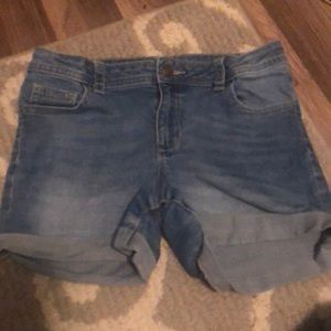Size 12 in kids I can’t fit them anymore